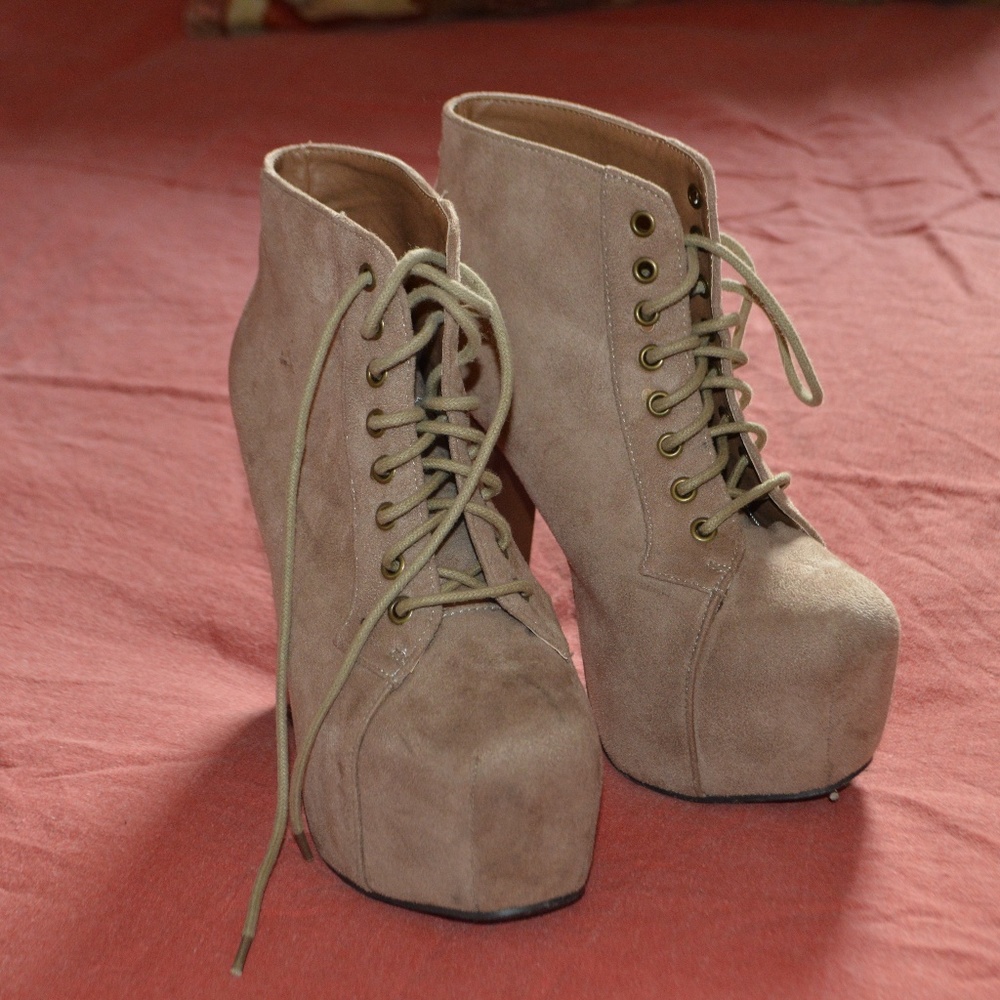 Speed Limit 98 suede light tan platform shoes